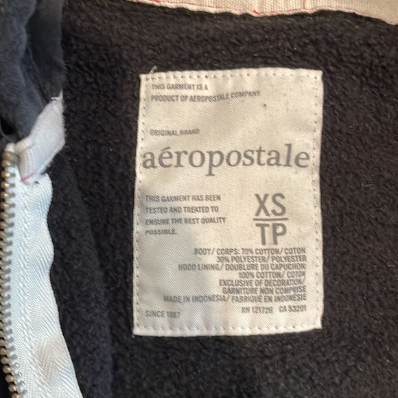 AERO black hoodie - Picture 3 of 4